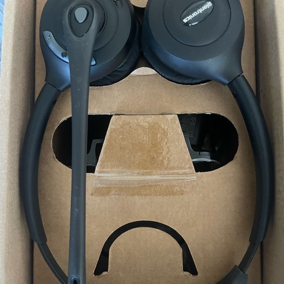 PLANTRONICS CS520 Binaural Wireless Headset System - Picture 7 of 7